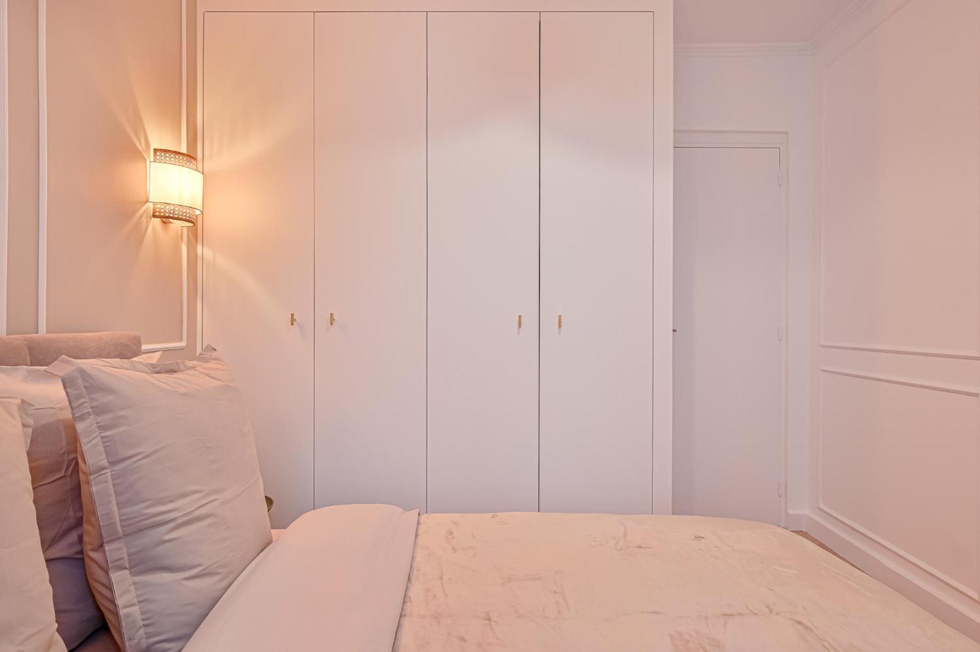 Eiffel- Perfect Location Apartment *